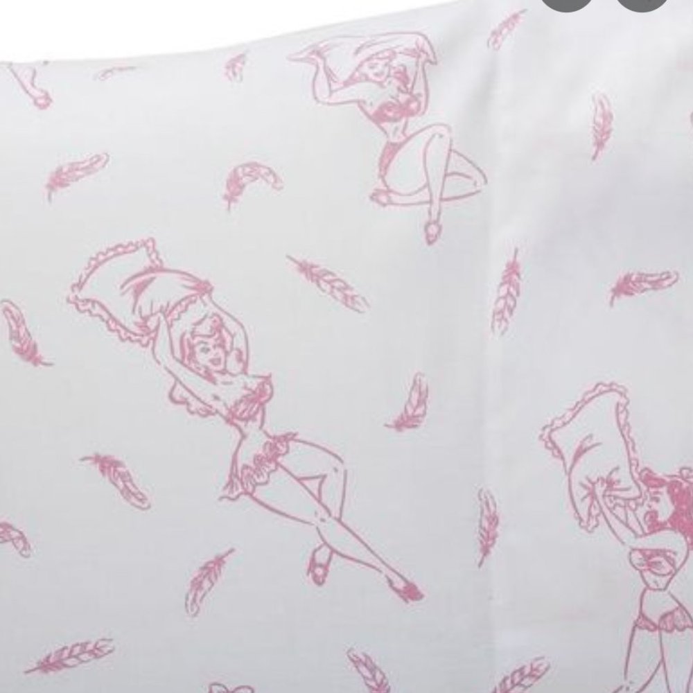 LOOKING for any bedding size or item from sin in linen in this pinup print